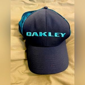 NWOT Oakley hat one size